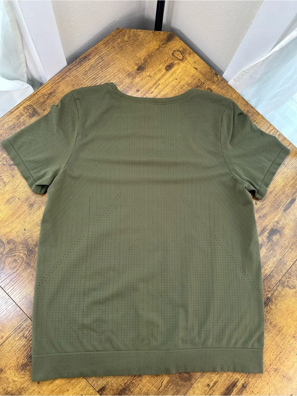 Athleta In Motion Seamless Tee, Glacier Olive Green, Large